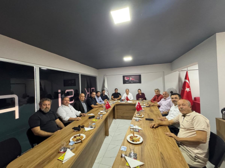 <p><span style="font-size: 18px;">Derneğimiz Yönetim Kurulu Toplantısı dernek merkezimizde yapıldı. </span></p><p><span style="font-size: 18px;">Güncel konuların görüşüldüğü toplantı sonunda Başkan Murat Karakaş Dernek merkezimiz hakkında son durumu anlattı. </span></p><p><span style="font-size: 18px;">Daha sonra başkan Murat Karakaş'ın daveti üzerine Yönetim Kurulu Üyeleri inşaat alanına giderek yerinde incelemelerde bulundu. </span></p><p><span style="font-size: 18px;">Başkan Murat Karakaş tamamlanmak üzere olan dernek binası hakkında bilgi vererek "AKSİAD Dernek Merkezinin Hayırlı ve Uğurlu olmasını diliyorum" dedi.</span></p>