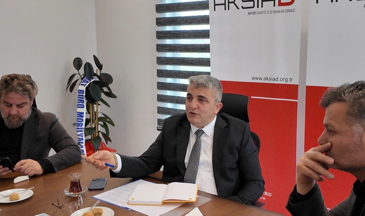 AKSİAD'DA BAYRAMLAŞMA